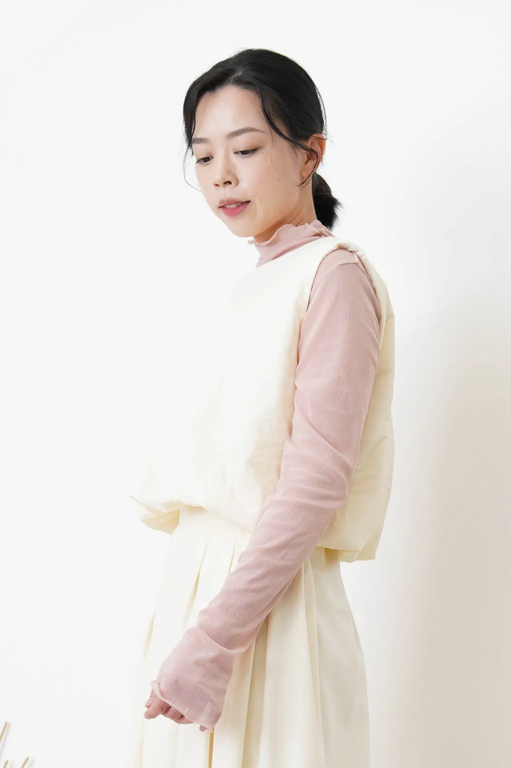 Padded vest in crop cut